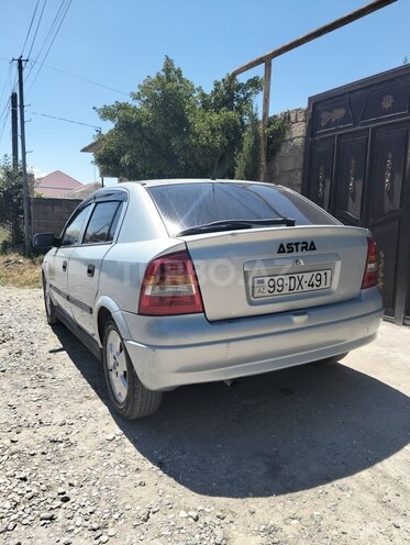 Opel Astra-11