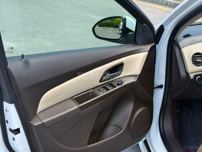 Chevrolet Cruze-11