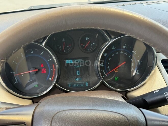 Chevrolet Cruze-10
