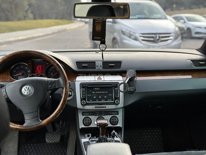 Volkswagen Passat-8