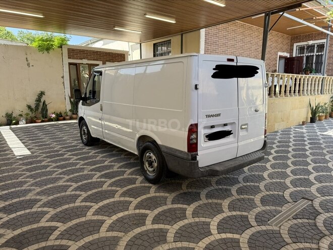 Ford Transit-4