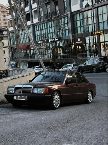 Mercedes 190-8