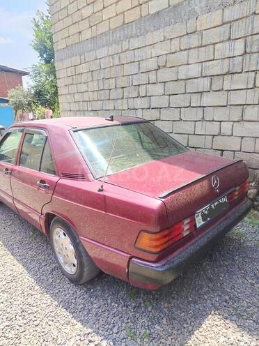 Mercedes 190-9