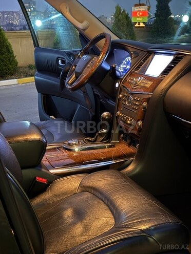 Infiniti QX80-7