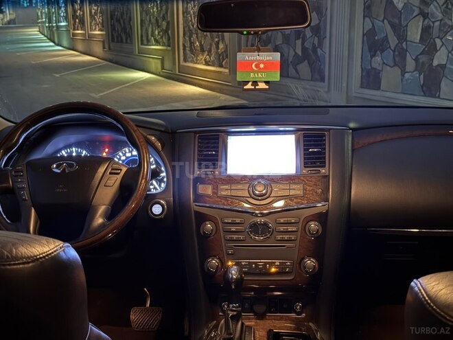 Infiniti QX80-8