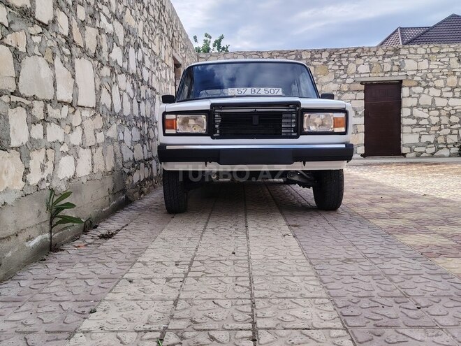 LADA (VAZ) 2107-2