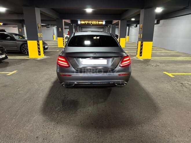 Mercedes E 220 d-2