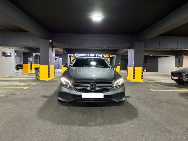 Mercedes E 220 d-1