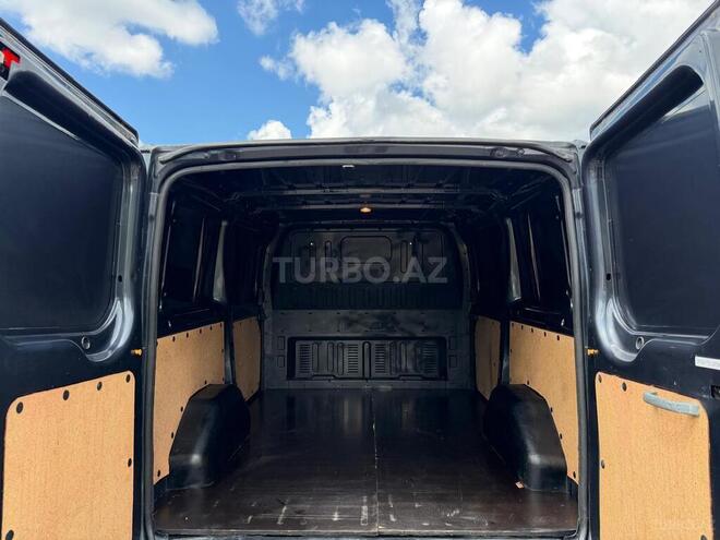 Ford Transit-13