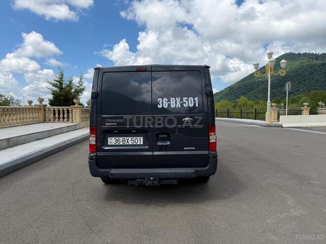 Ford Transit-4
