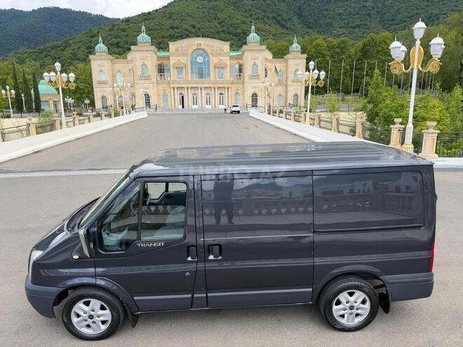 Ford Transit-2