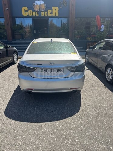 Hyundai Sonata-2