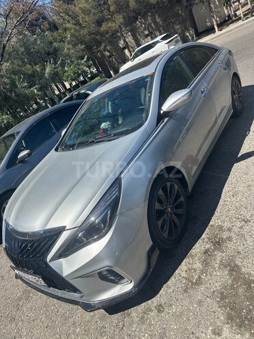Hyundai Sonata-4