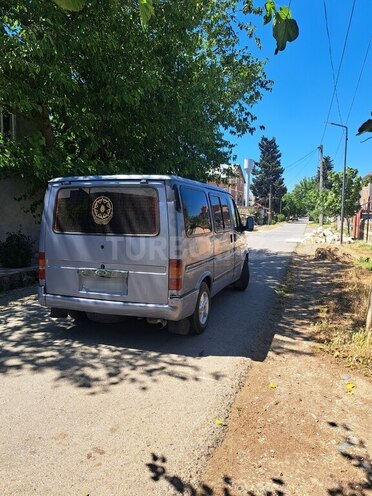 Ford Transit-5