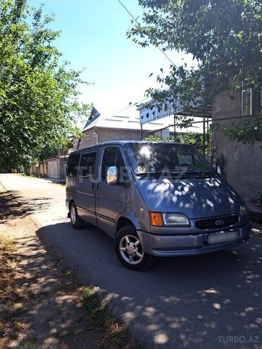 Ford Transit-8