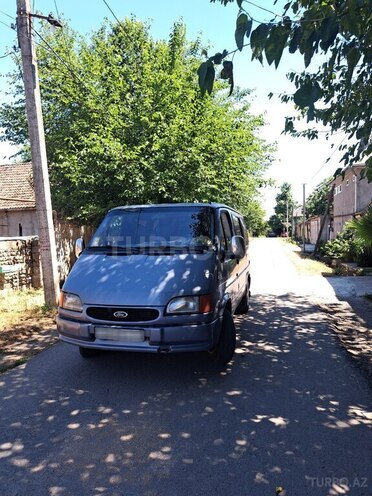 Ford Transit-1
