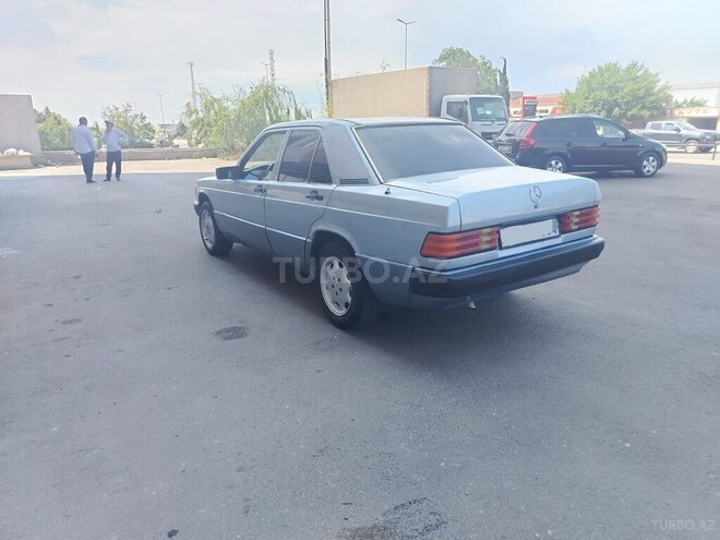 Mercedes 190-2