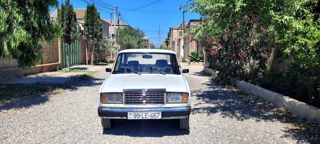 LADA (VAZ) 2107-1