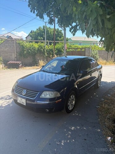 Volkswagen Passat-1