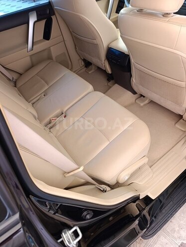 Toyota Land Cruiser Prado-9
