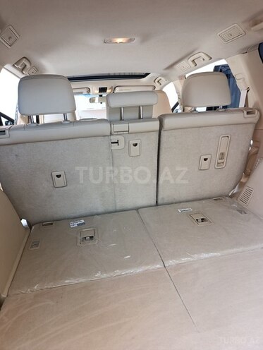 Toyota Land Cruiser Prado-11