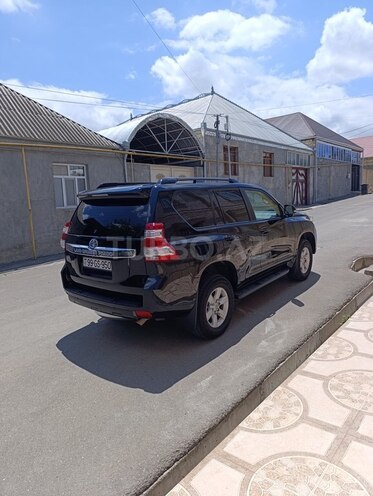 Toyota Land Cruiser Prado-4