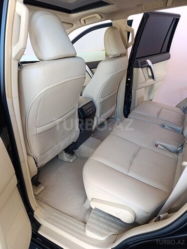 Toyota Land Cruiser Prado-8