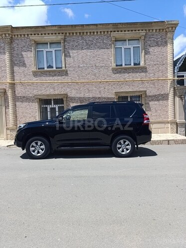 Toyota Land Cruiser Prado-5