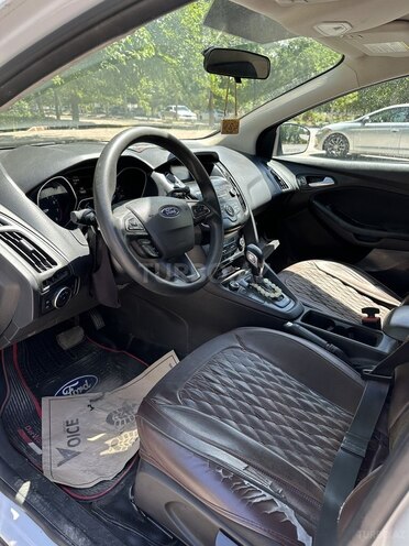 Ford Focus-6