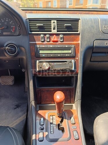 Mercedes C 240-11