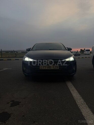 Hyundai Elantra-2