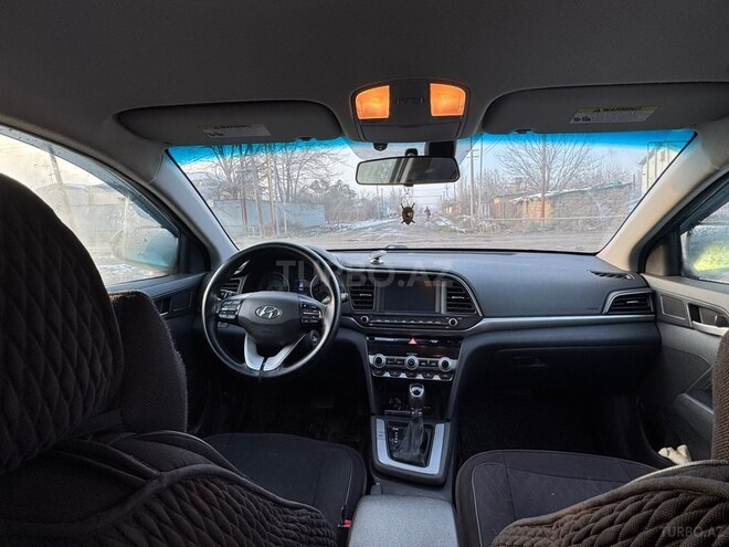 Hyundai Elantra-9