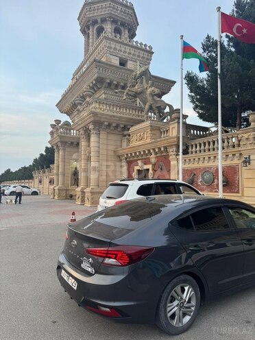 Hyundai Elantra-7