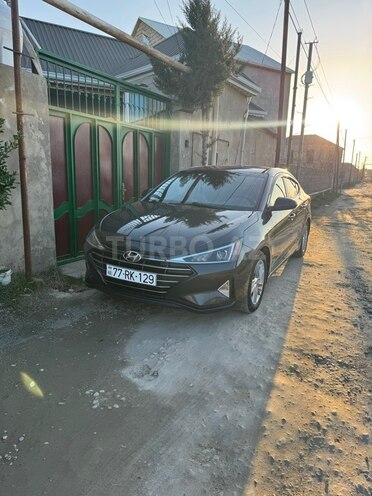 Hyundai Elantra-5