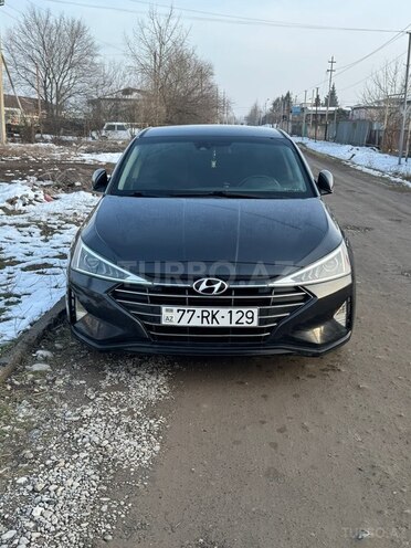 Hyundai Elantra-1