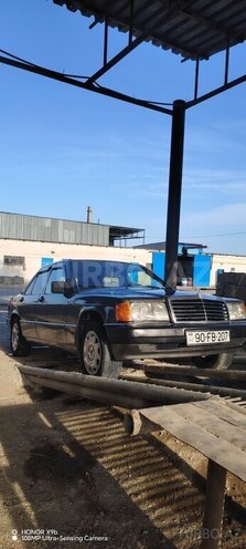 Mercedes 190-8