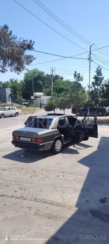 Mercedes 190-9