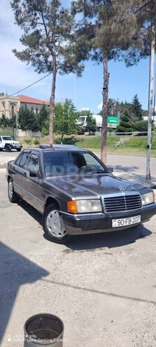 Mercedes 190-1