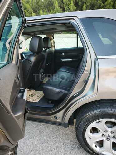 Ford Edge-12