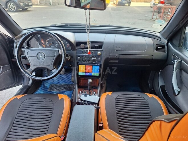 Mercedes C 200-8