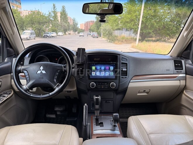 Mitsubishi Pajero-3