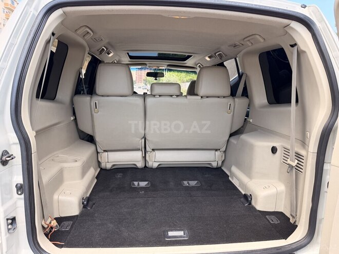 Mitsubishi Pajero-9