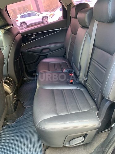 Kia Sorento-13