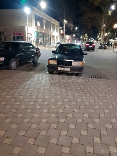Mercedes 190-4