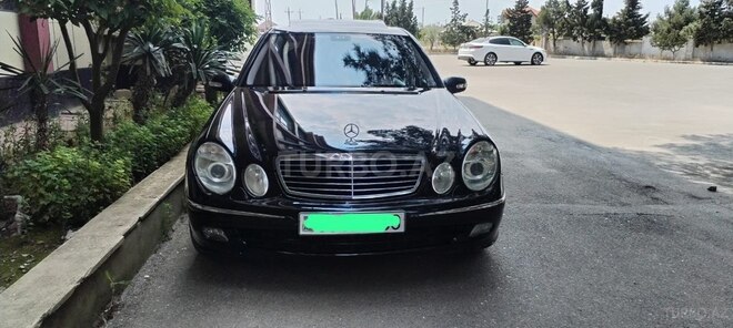 Mercedes E 320 4MATIC-1