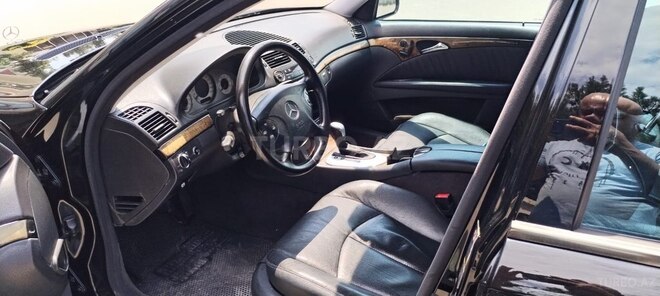 Mercedes E 320 4MATIC-9