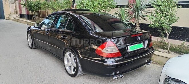 Mercedes E 320 4MATIC-5