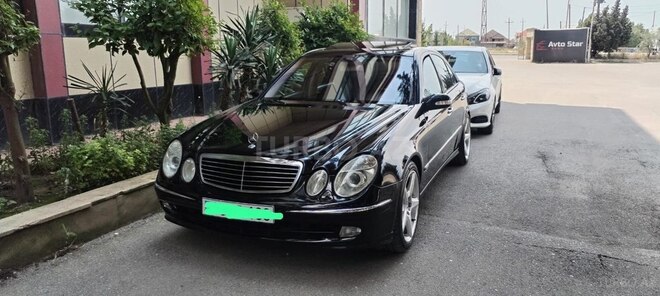Mercedes E 320 4MATIC-6