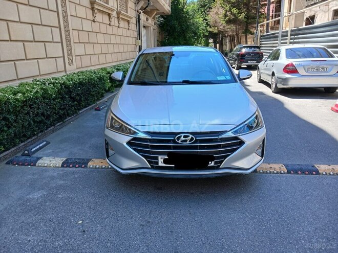 Hyundai Elantra-4