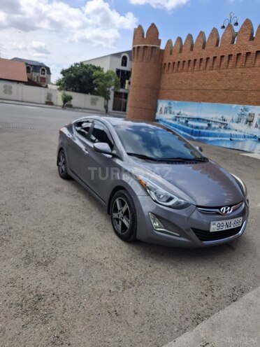Hyundai Elantra-3